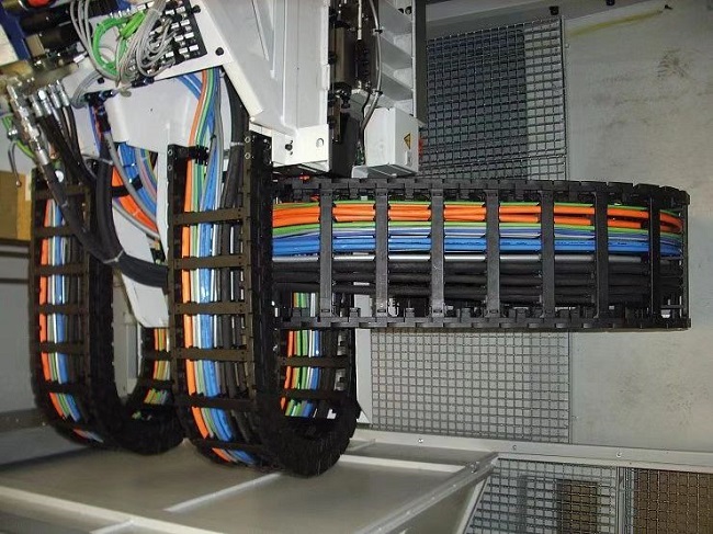 拖鏈線纜是什么?高柔線纜是什么?往復移動線纜又是什么?